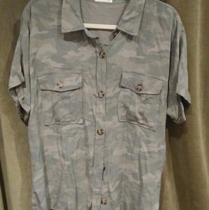Women's Camo Button-Up Shirt - Sage Green